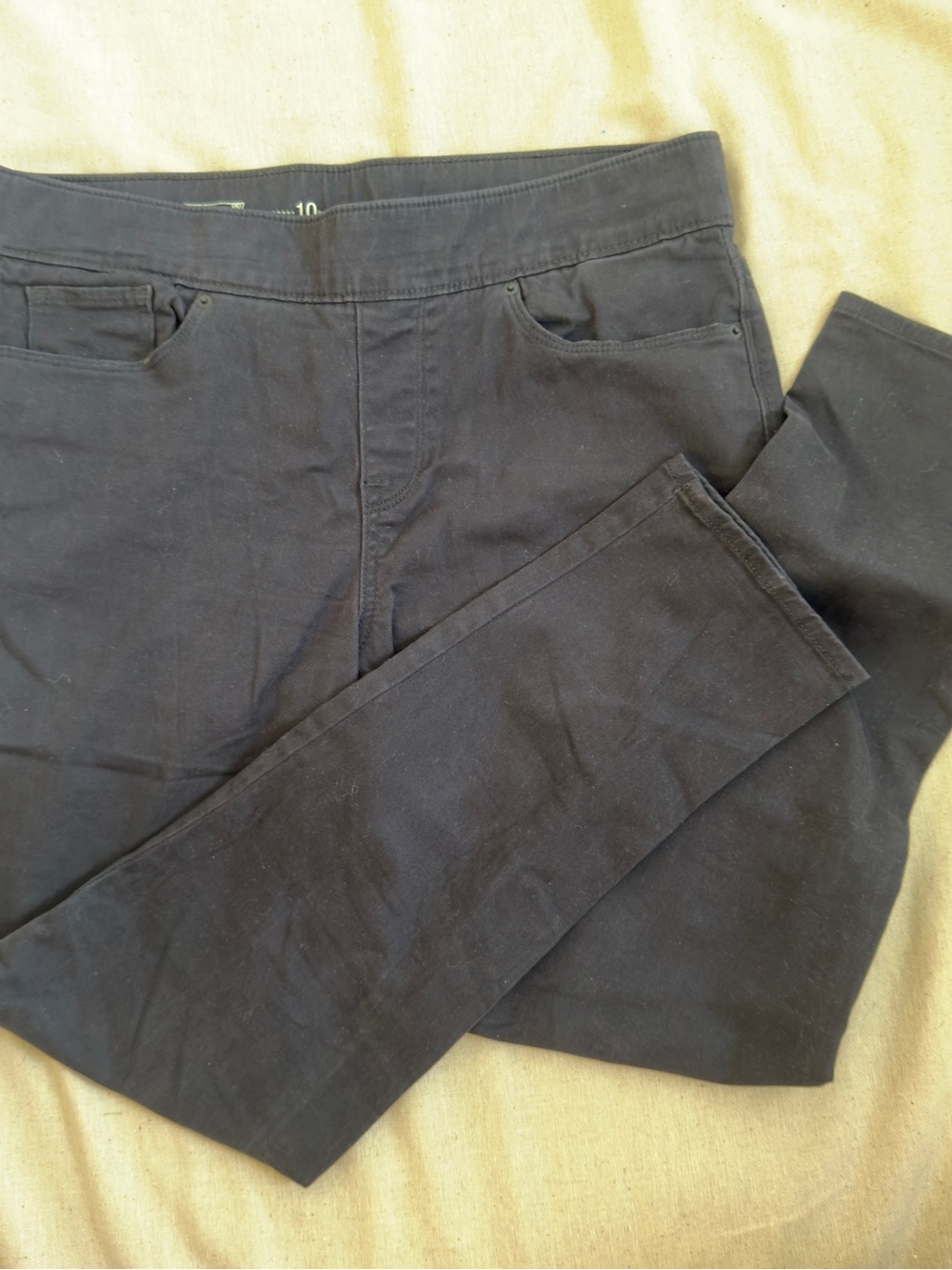 Levi's Women's Black Ankle Cropped Jeans